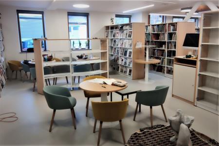 Knjižnica Borovnica - pohištvo 10